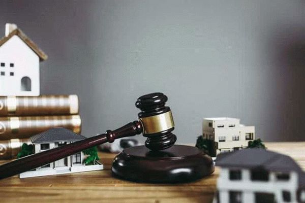 Адвокатская помощь и представительство в суде от профессиональных юристов